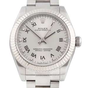 Reloj unisex Rolex Oyster Perpetual 31 en acero inoxidable con esfera de diamantes y números romanos, diseño elegante y clásico.