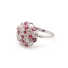Sortija oro blanco rubies y diamantes RJ19009 en diseño floral