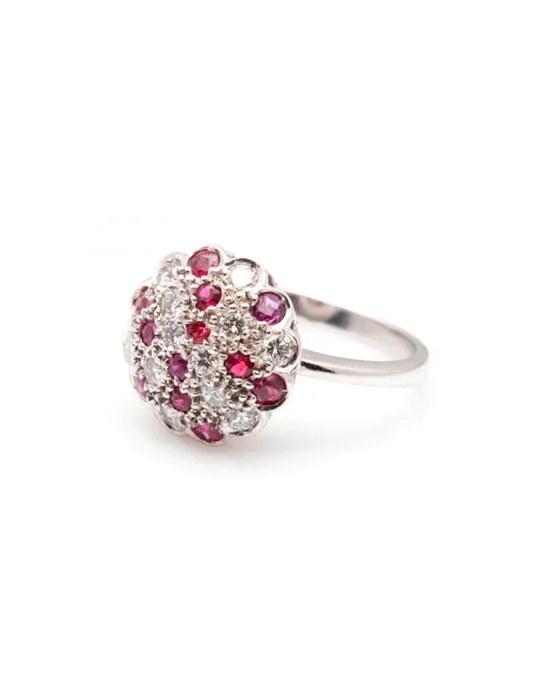 Sortija oro blanco rubies y diamantes RJ19009 en diseño floral