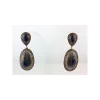 Pendientes con zafiros multicolor y diseño exclusivo en oro amarillo.