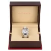 Reloj unisex Carrera y Carrera con caja de acero, detalles en diamantes y correa blanca con costuras rojas, diseño exclusivo y elegante.