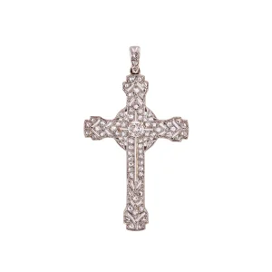 Colgante Cruz de Oro Blanco con Diamantes en diseño detallado y elegante.