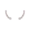 Pendientes trepadores de oro blanco con diamantes en diseño curvo, elegancia moderna y sofisticada.