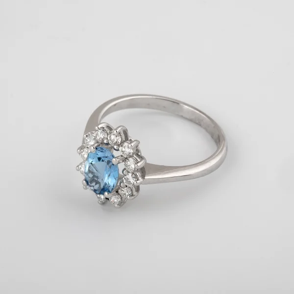 ANILLO DE ORO BLANCO CON AGUAMARINA ORLADA POR DIAMANTES - Imagen 4