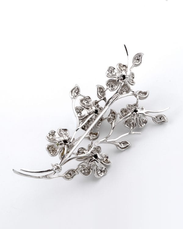 BROCHE FLORAL DE ORO BLANCO CON DIAMANTES - Imagen 4