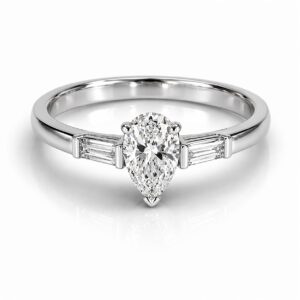 ANILLO SOLITARIO ORO BLANCO CON 1 DIAMANTE TALLA PERILLA